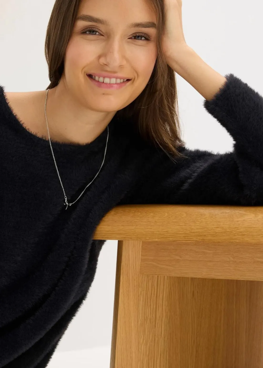 Longpullover aus weichem Federgarn