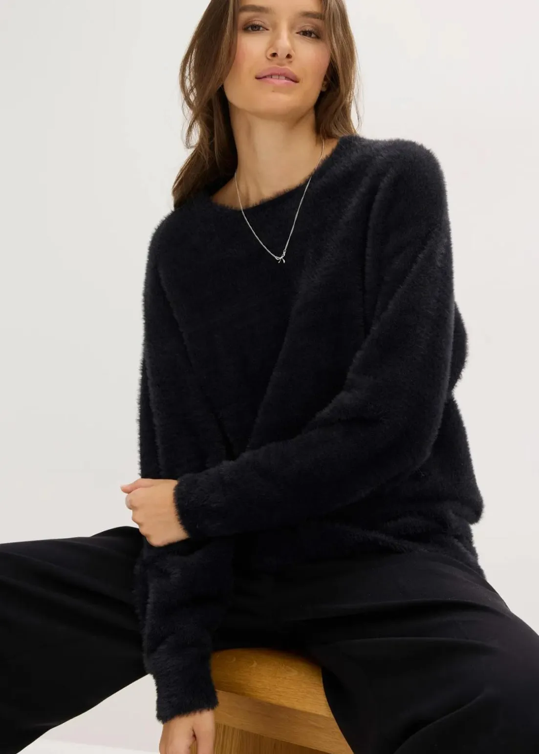 Longpullover aus weichem Federgarn