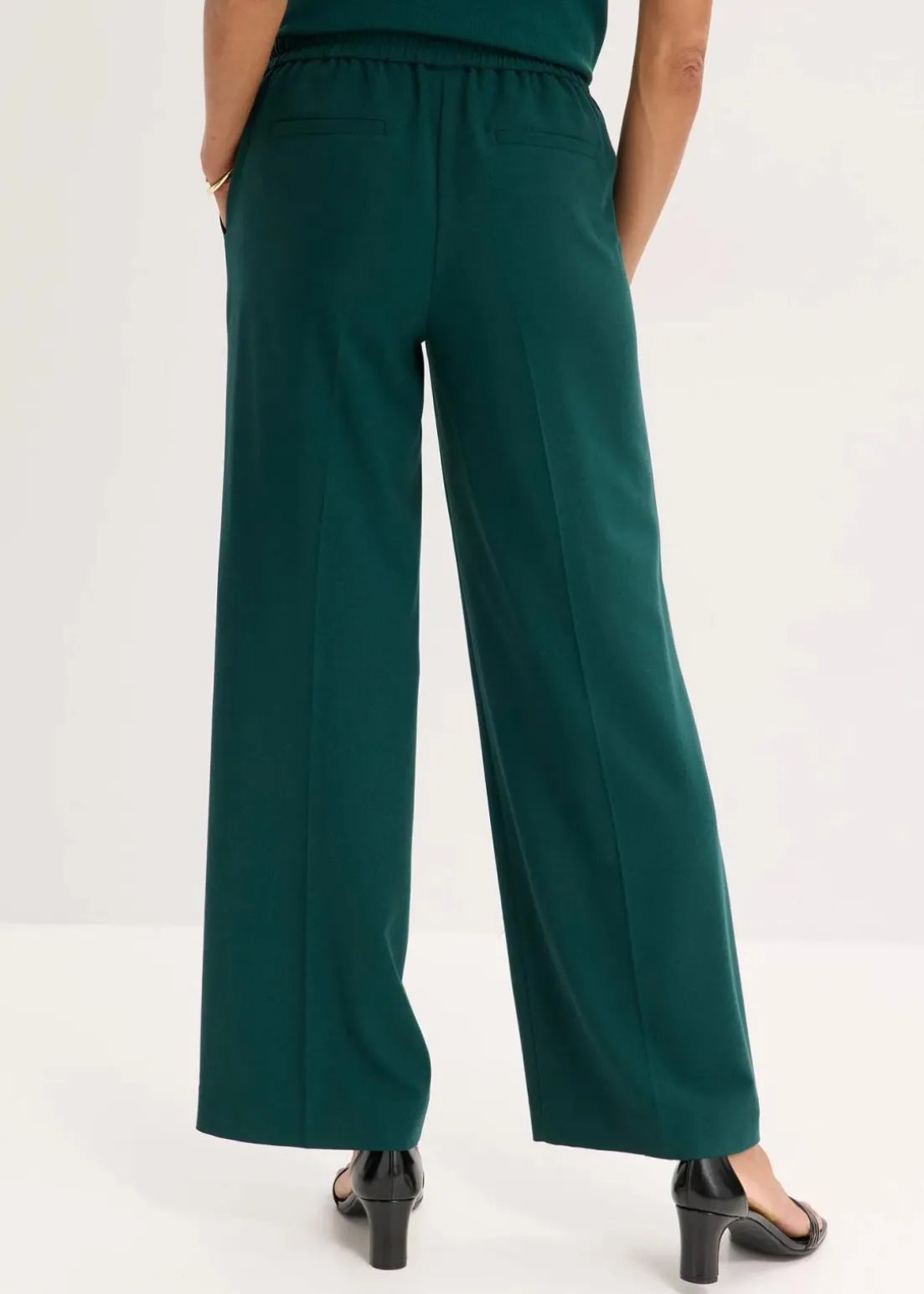 Marlenehose mit Ziergürtel