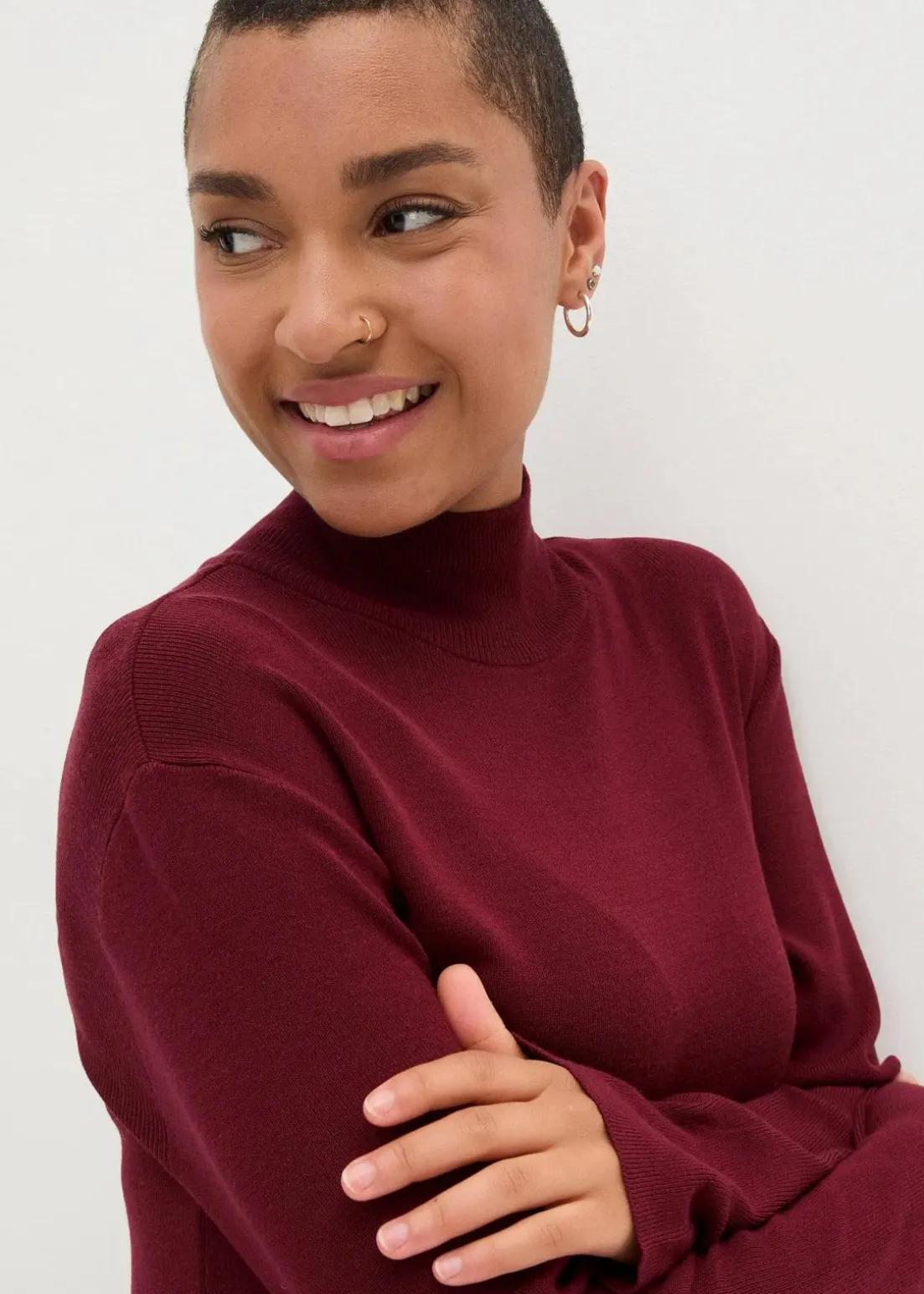 Maxi-Feinstrickkleid aus fließendem Viskose-Mix