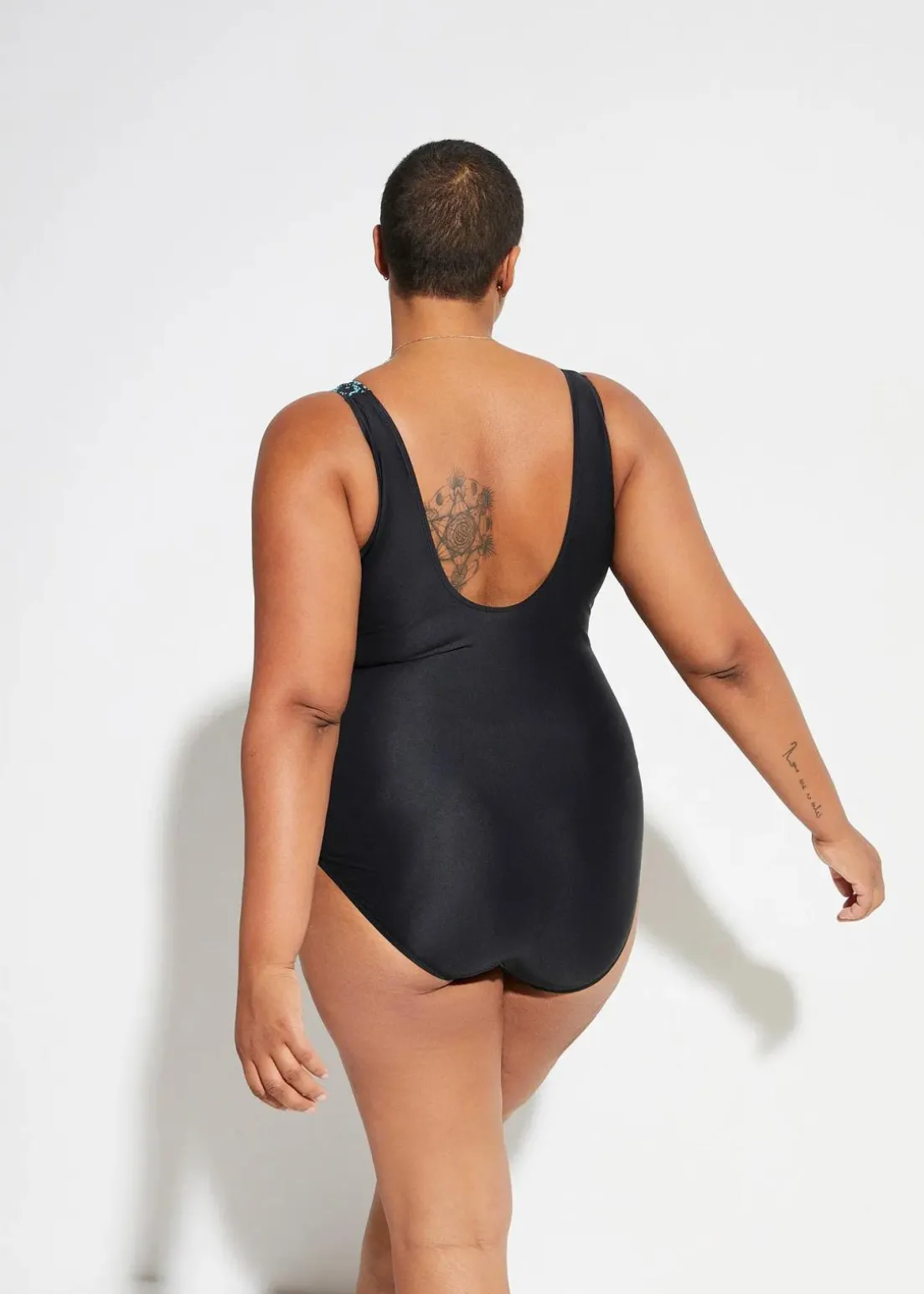 Medium Shape-Badeanzug mit eckigem Ausschnitt