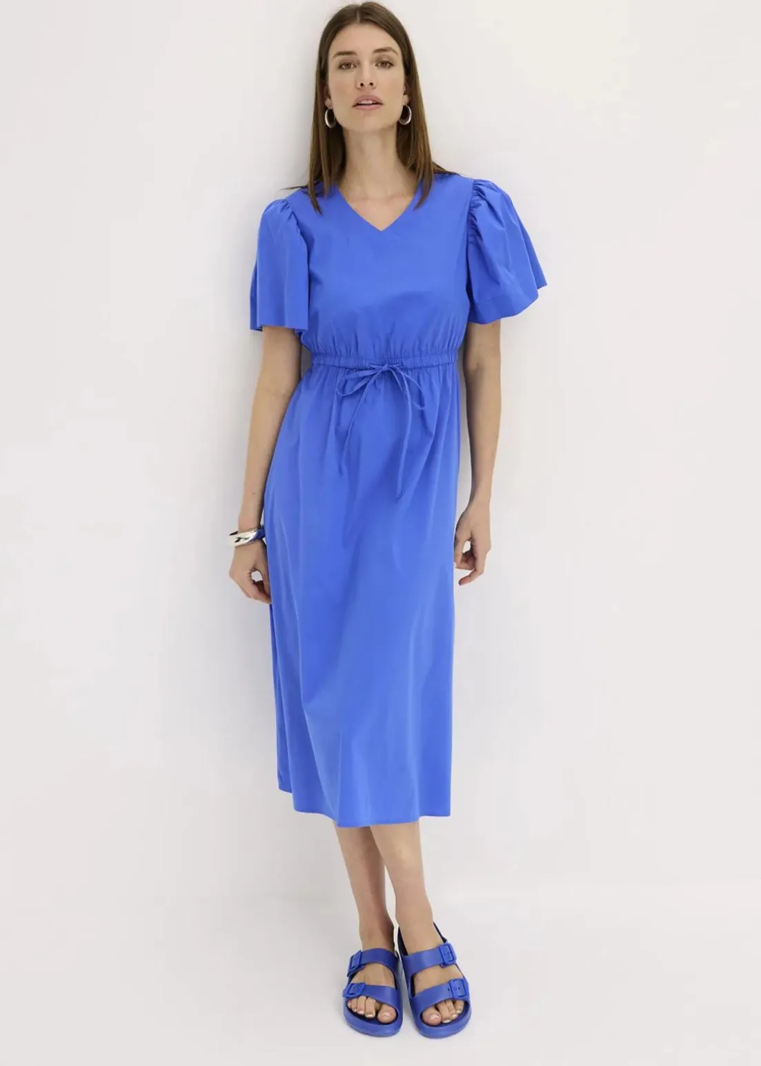 Midikleid mit weiten Ärmeln