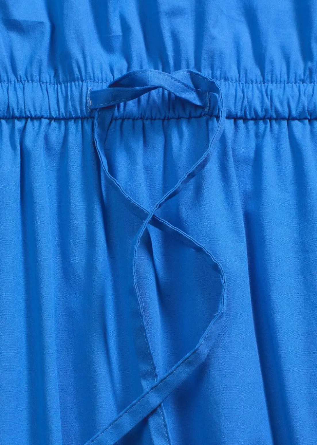 Midikleid mit weiten Ärmeln