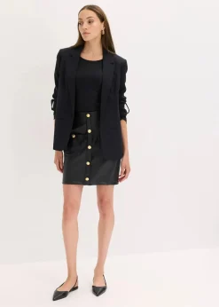 Minirock in Lederoptik