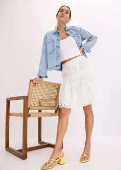 Minirock mit Lochstickerei