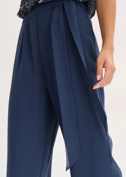 Overall mit Perlenstickerei