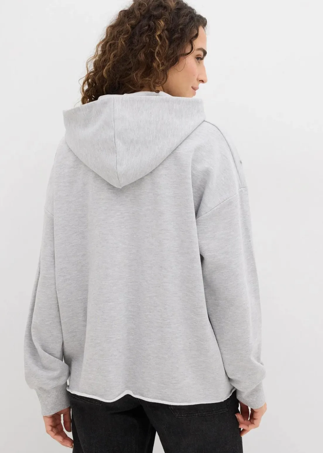 Oversize Hoodie mit Ziersteinen