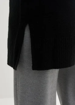 Oversize Pullover mit Turtleneck und Seitenschlitzen