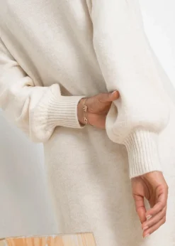 Oversized Strickkleid in Midilänge