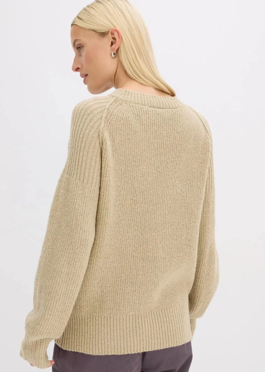 Oversize-Pullover mit V-Ausschnitt