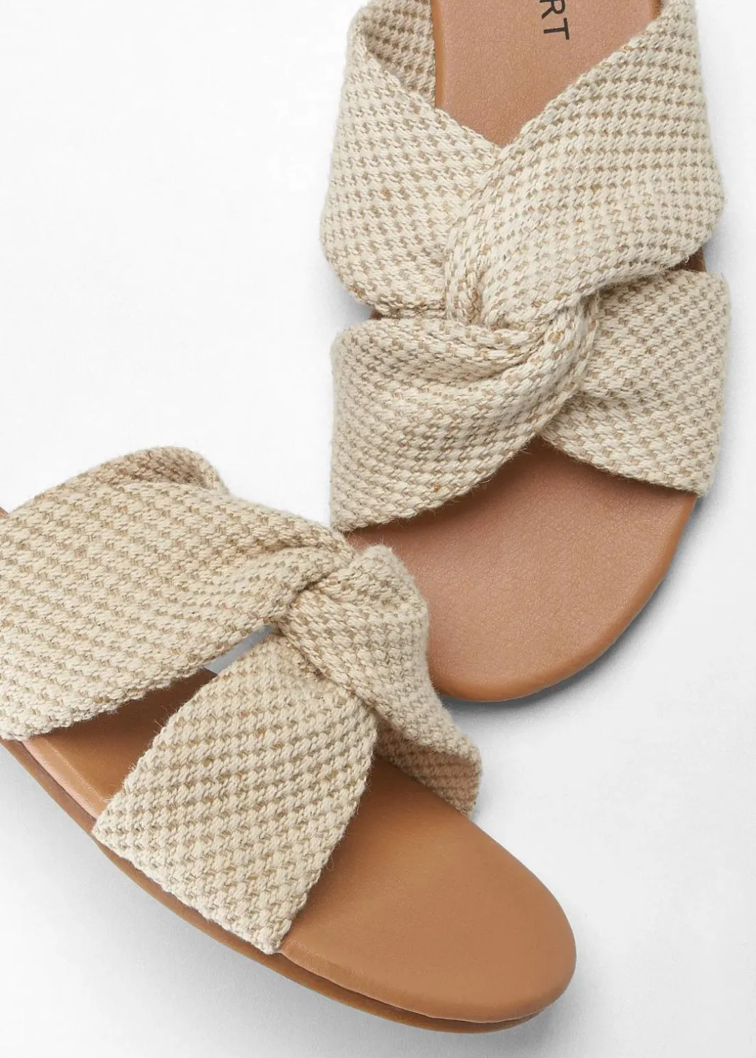 Pantoletten mit Knoten