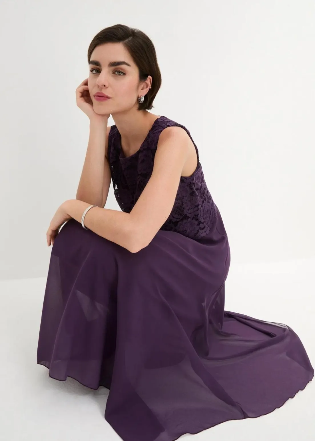 Premium Chiffonkleid mit Spitze