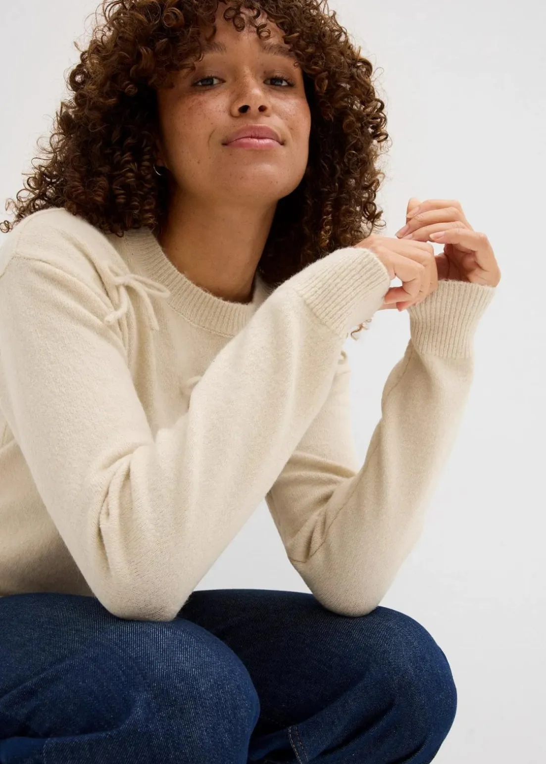 Pullover mit Schleifen