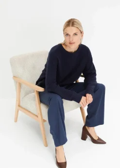 Rundhalspullover mit überschnittener Schulter