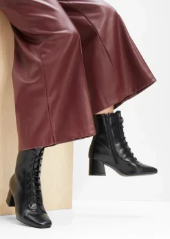 Schnürstiefeletten mit Blockabsatz