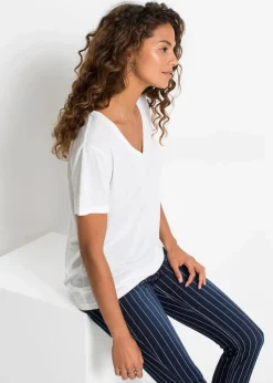 Shirt mit V-Ausschnitt