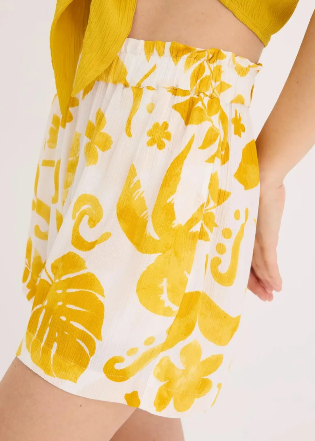 Shorts aus strukturierter Viskose