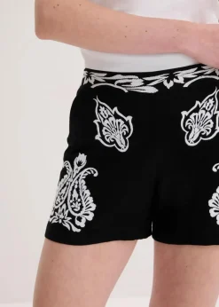 Shorts mit Stickerei aus softem Viskose Mix