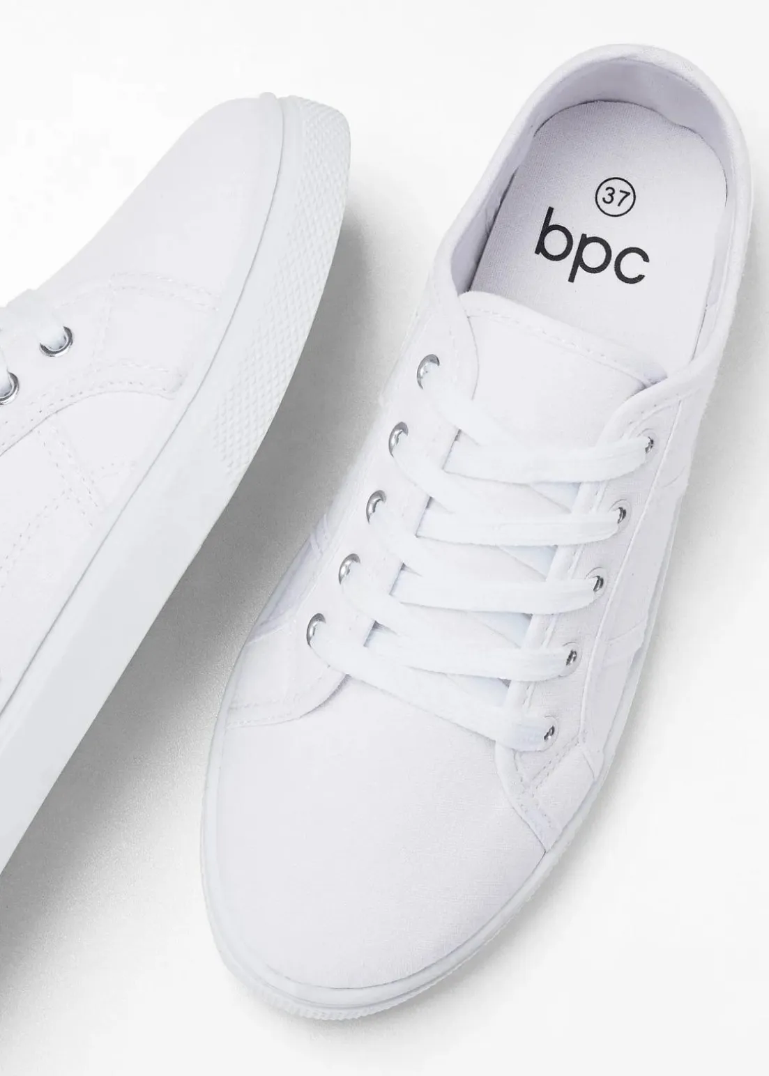 Sneaker aus Baumwoll-Canvas mit Stickerei