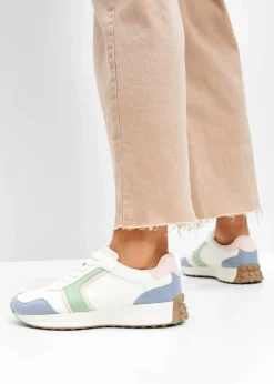 Sneaker mit Profilsohle