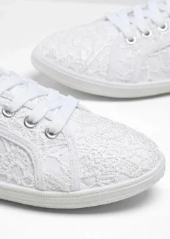 Sneaker mit Spitze