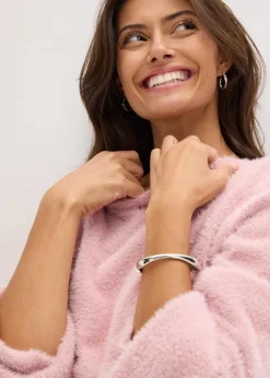 Softer Pullover mit weiten Ärmeln