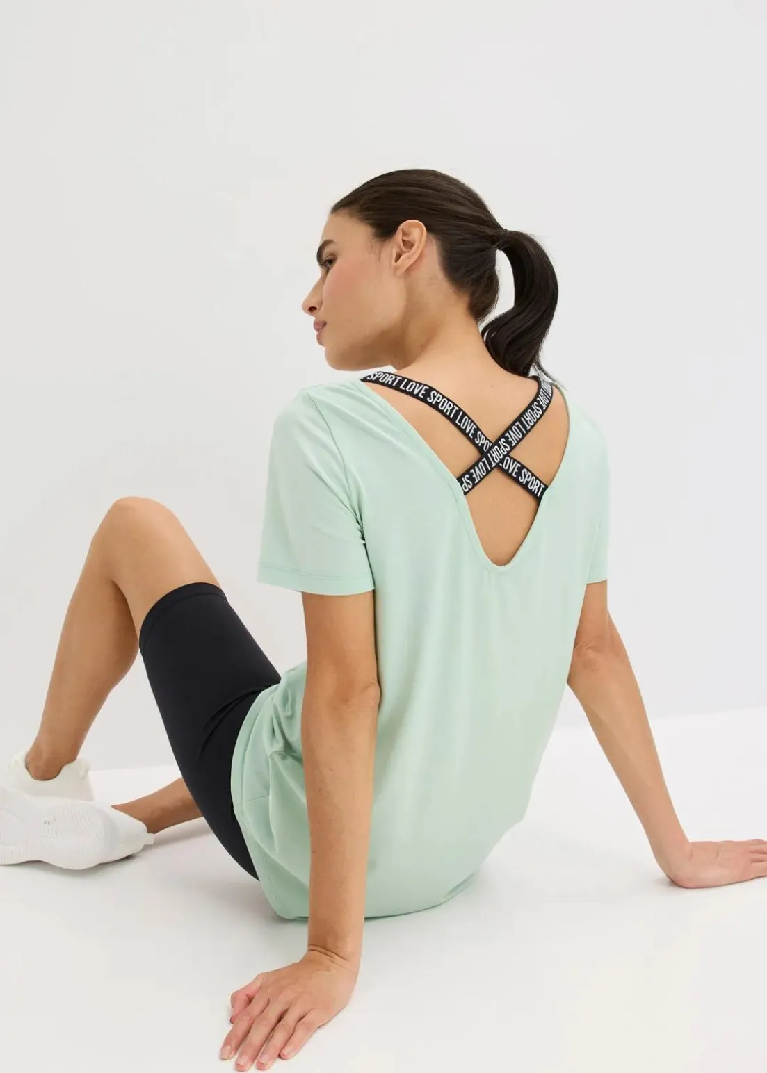 Sport-Longshirt mit Rückenausschnitt