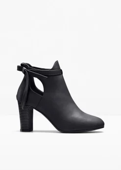 Stiefeletten mit Cut-Outs