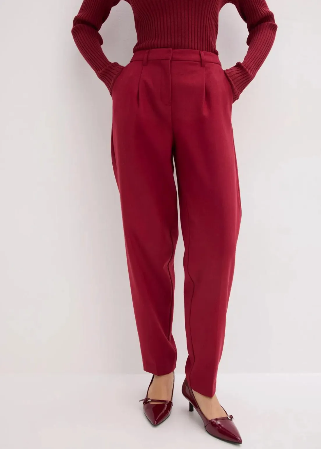 Stoffhose im Barrelfit