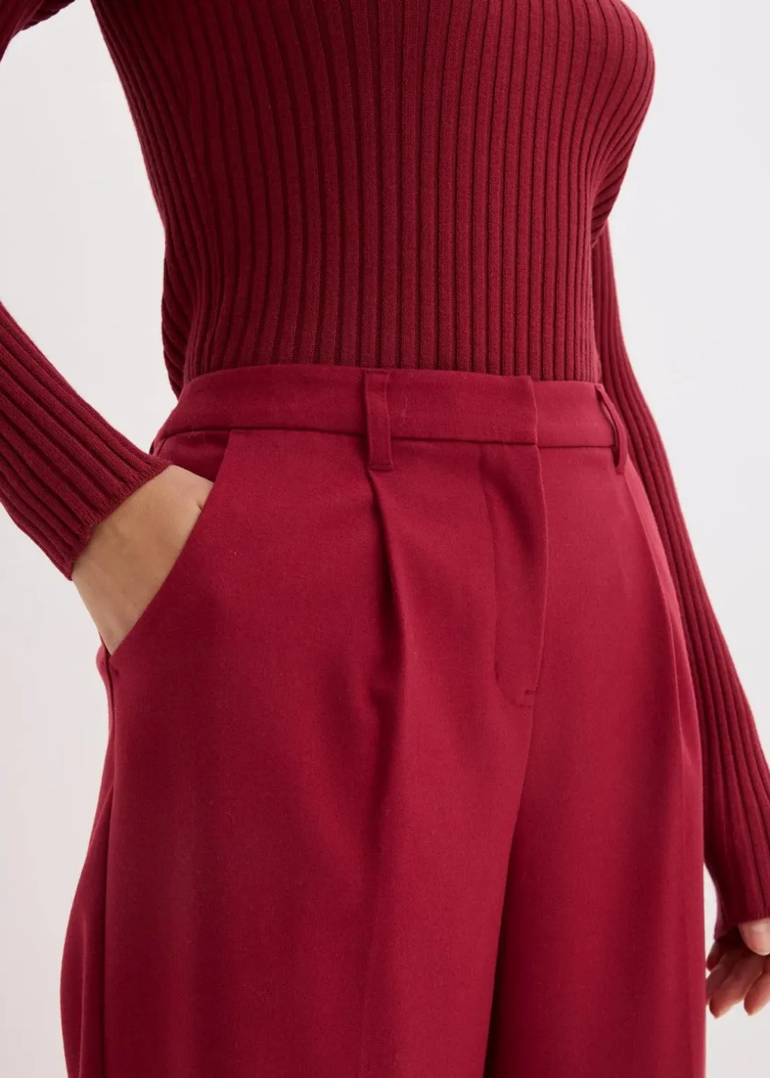 Stoffhose im Barrelfit