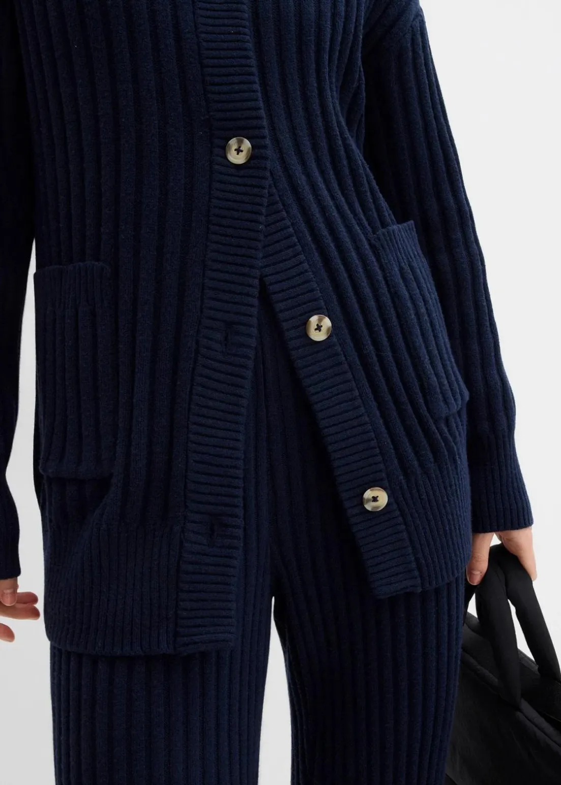 Strickjacke aus softem Viskose-Mix