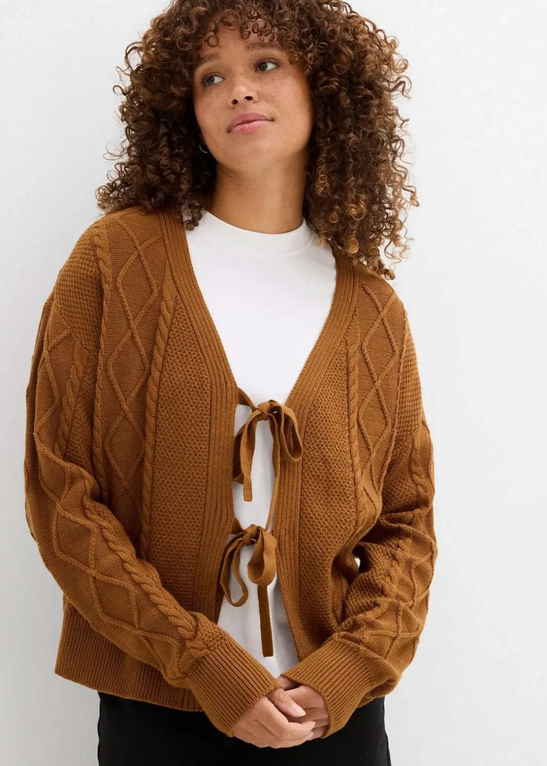 Strickjacke mit Schleifen