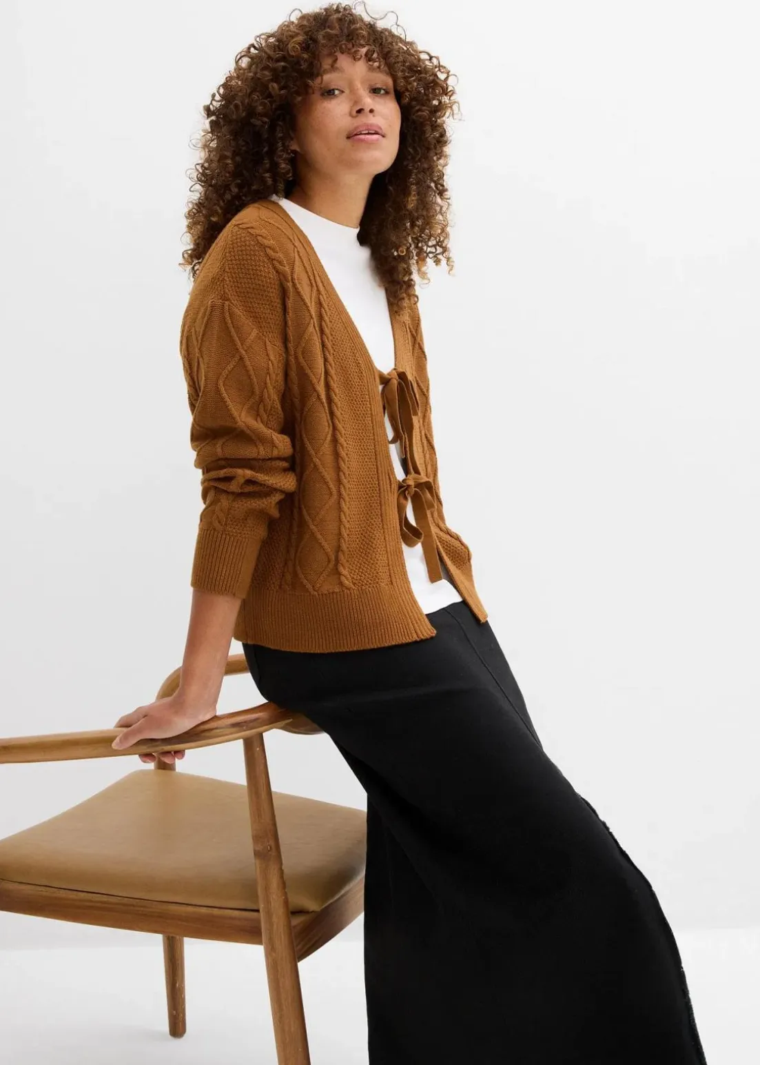 Strickjacke mit Schleifen