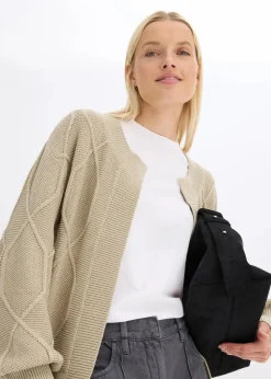 Strickjacke mit Zopfmuster