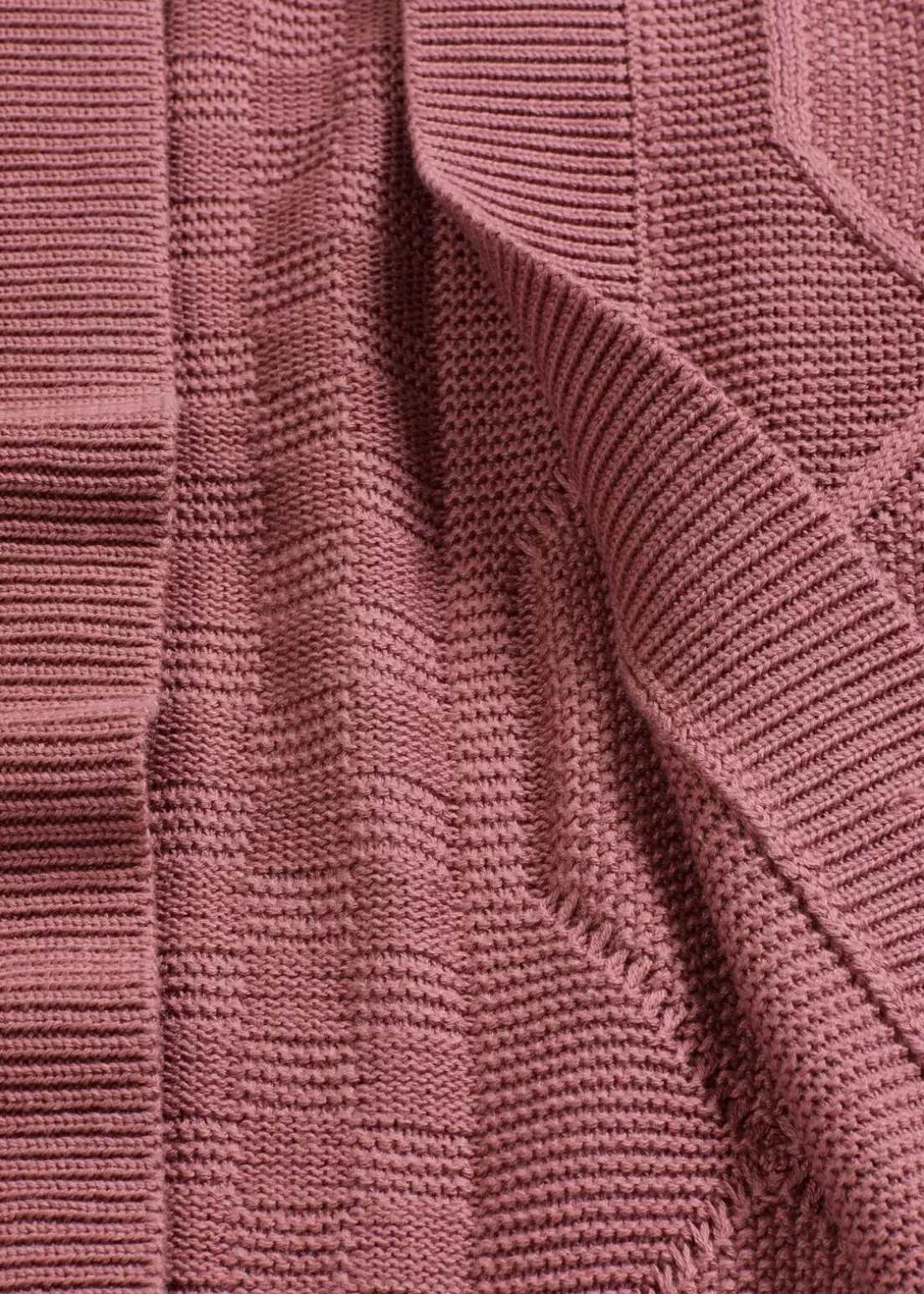 Strickjacke mit Zopfmuster