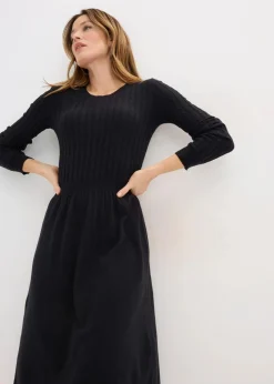 Strickkleid aus Viskose-Mix