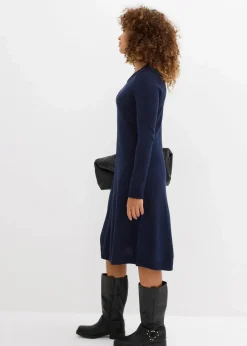 Strickkleid in ausgestellter Form