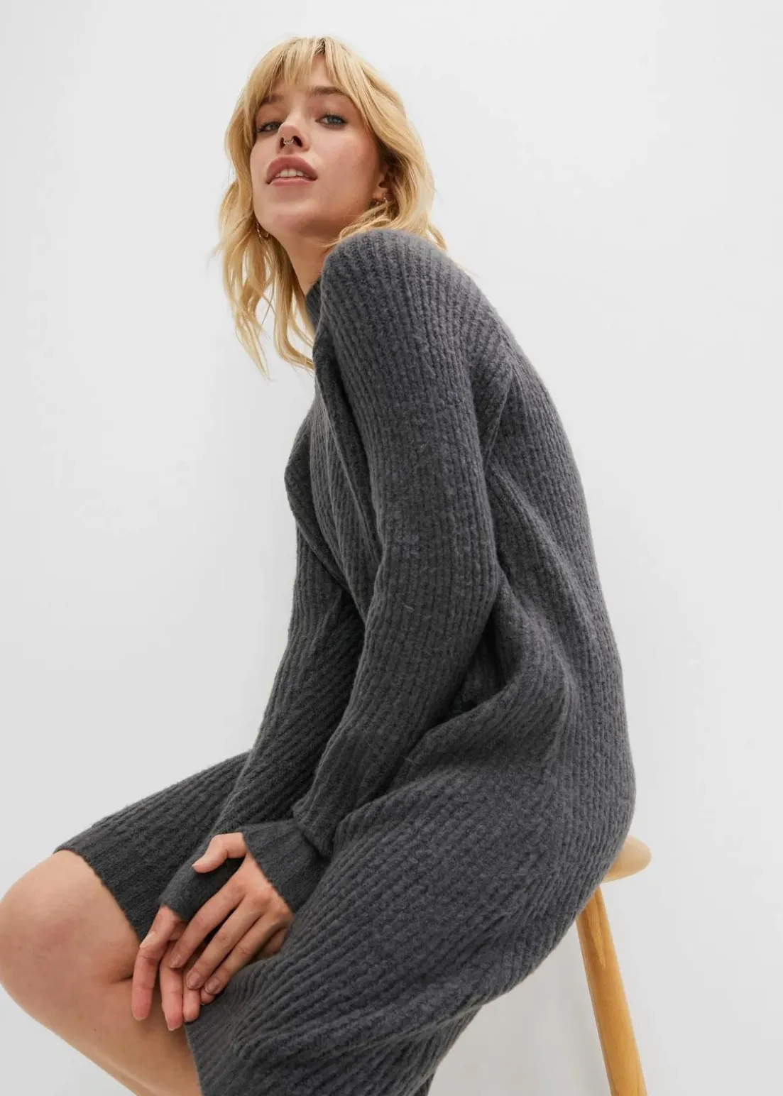 Strickkleid mit Vokuhila-Saum