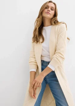 Strickmantel aus Zopfstrick