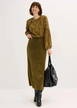 Strickrock aus flauschigem Federgarn