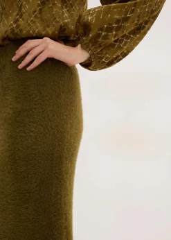 Strickrock aus flauschigem Federgarn