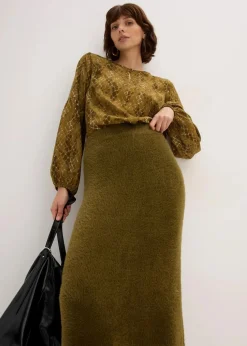 Strickrock aus flauschigem Federgarn