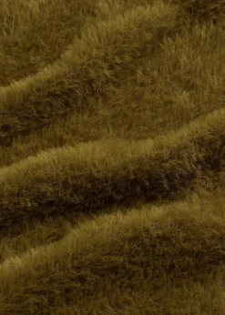 Strickrock aus flauschigem Federgarn