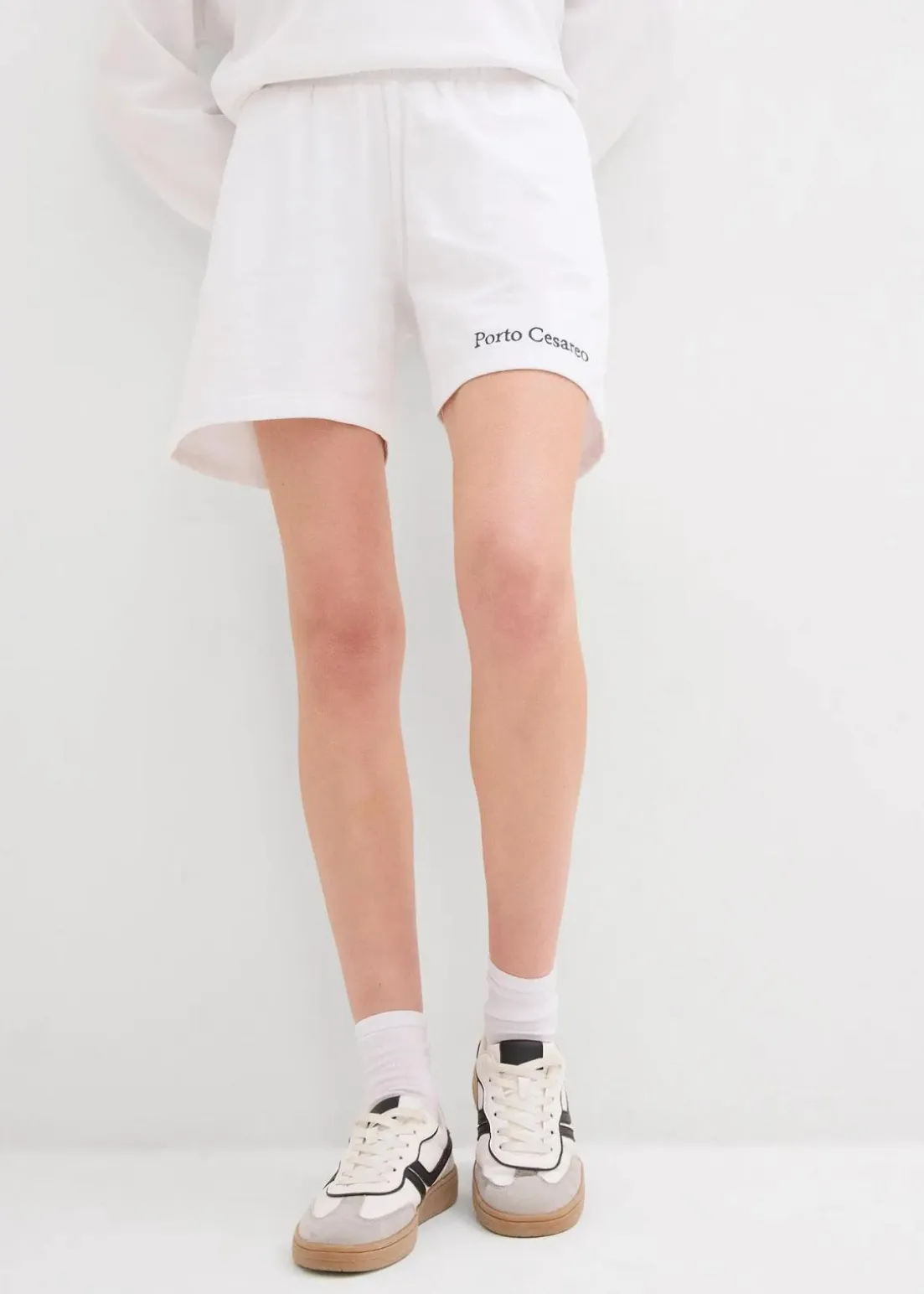 Sweat-Shorts mit Stickerei