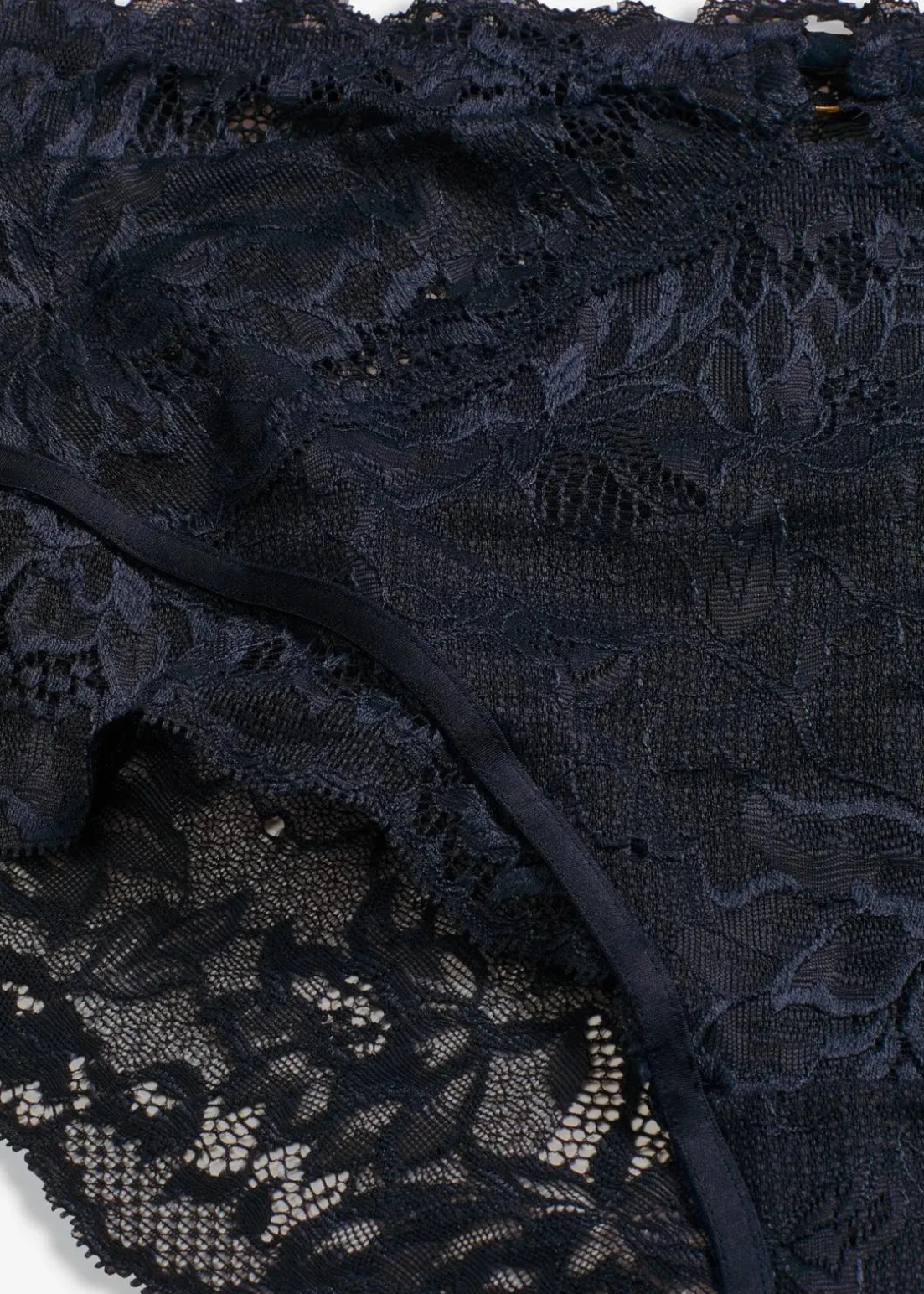 Taillenpanty aus zarter Spitze