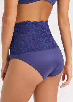 Taillenpanty mit zarter Spitze