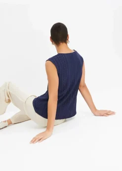 Top mit Lochstickerei