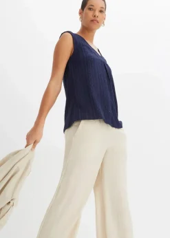 Top mit Lochstickerei