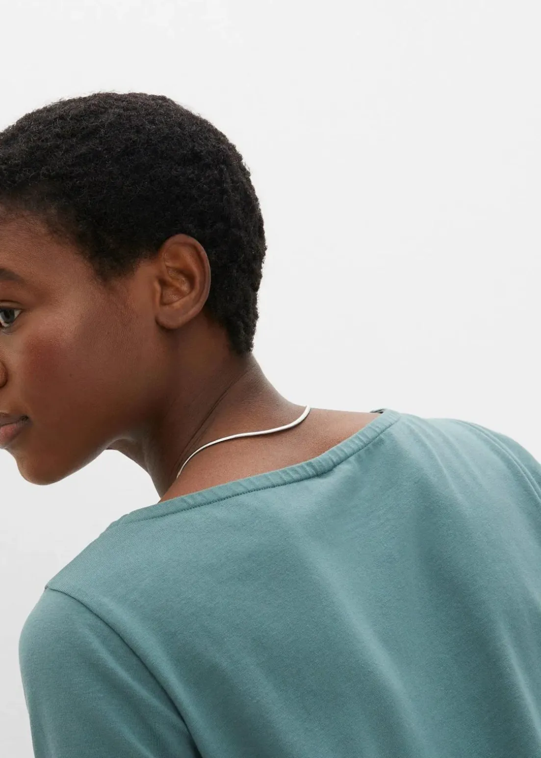 U-Boot-Ausschnitt-Shirt