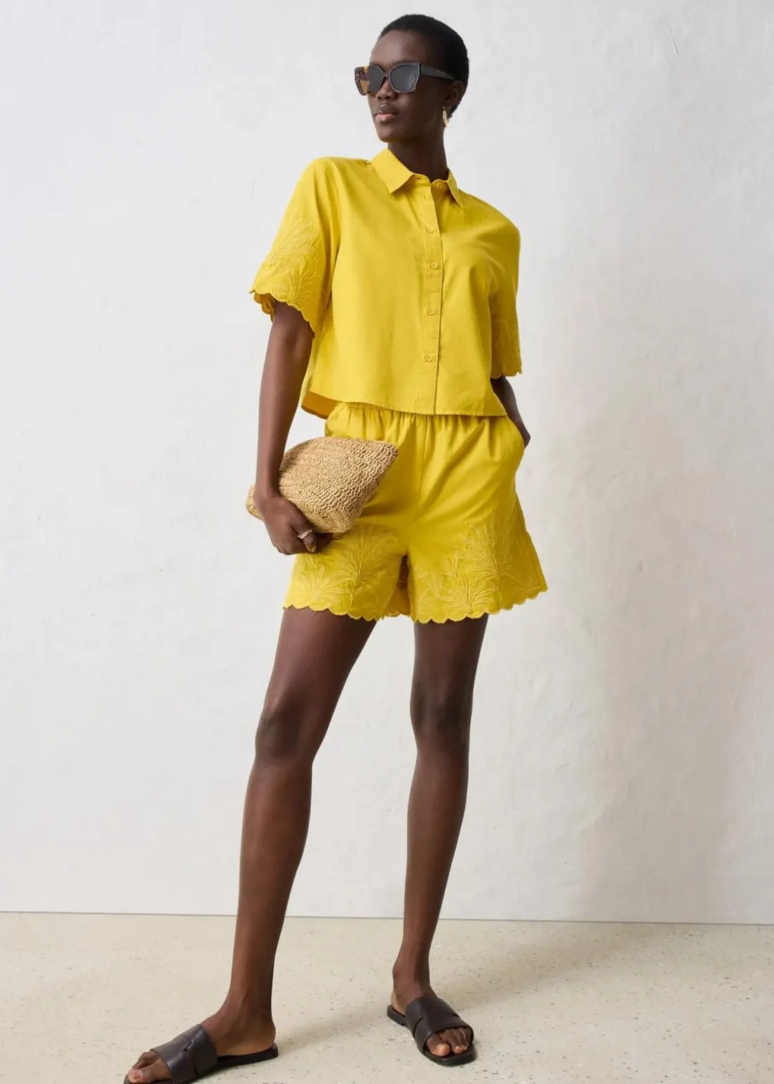 verkürzte Hemdbluse mit Seidenanteil